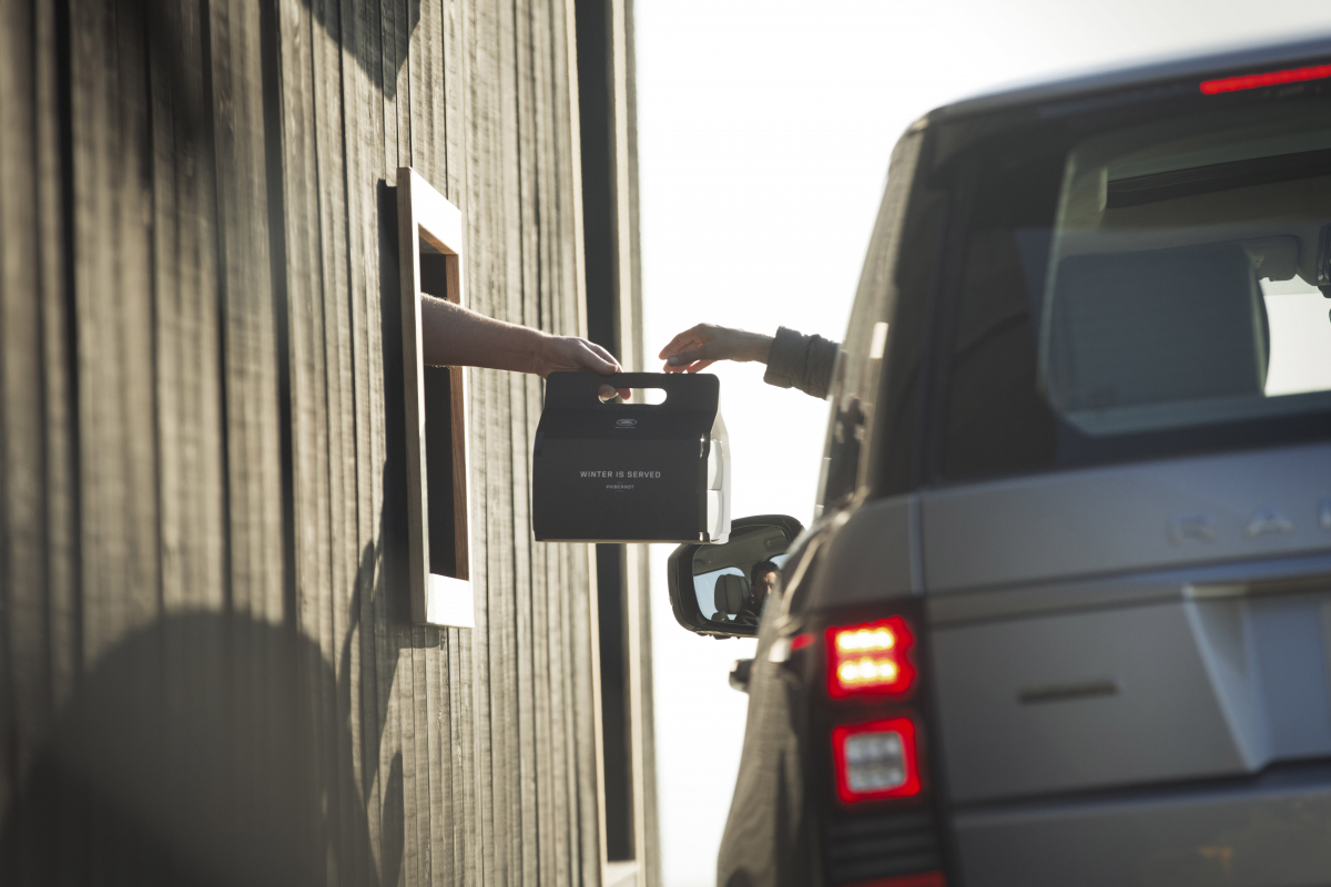 ▲'드라이브 스루'는 자동차 산업의 발달과 한 손에 음식을 쥐고 먹을 수 있는 패스트푸드 문화가 접목된 유통 방식이다.  (출처=뉴스프레스UK)