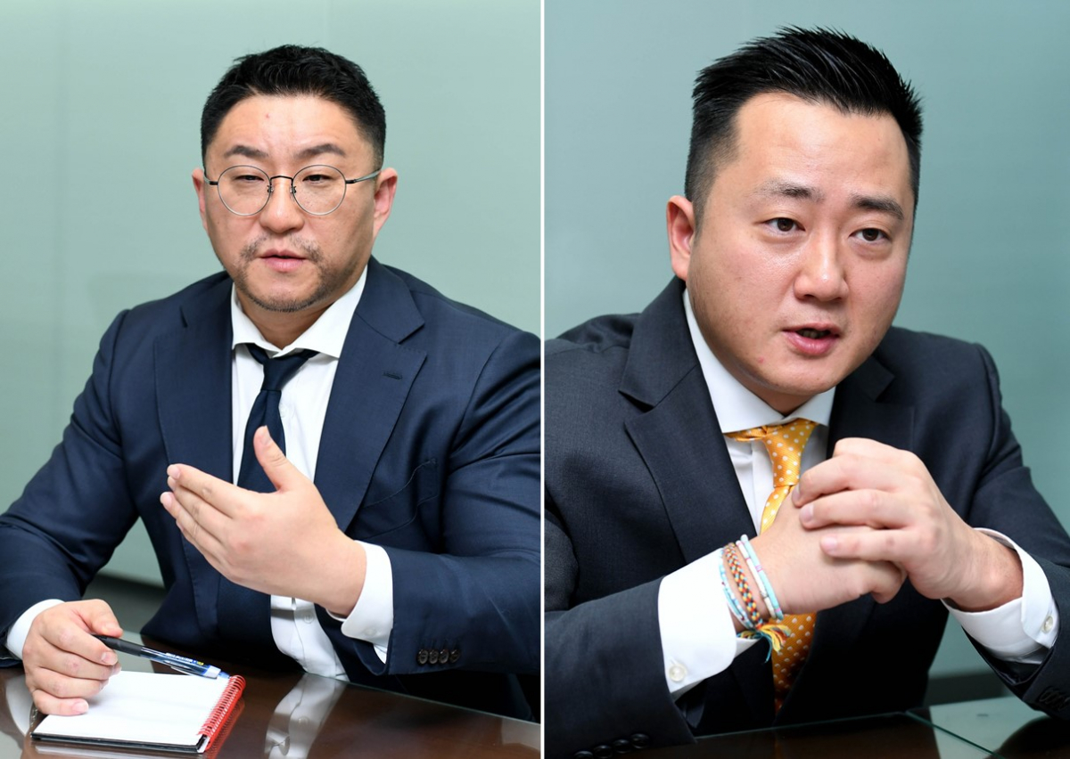 ▲서진(왼쪽) 에비슨영 코리아 해외대체투자 자문팀 상무와 강철구 팀장이 19일 서울 중구 을지로 에비슨영 코리아에서 이투데이와 인터뷰를 갖고 있다. 신태현 기자 holjjak@