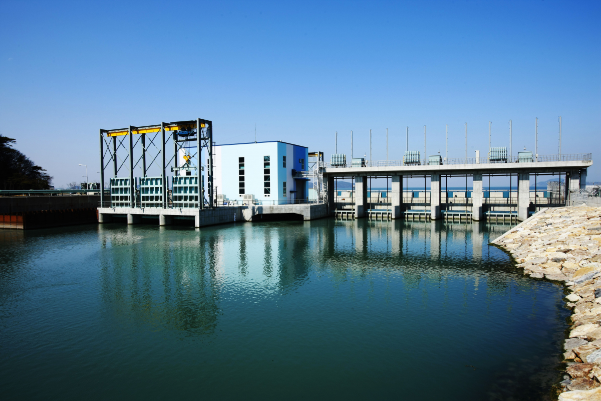 ▲한국동서발전 당진화력본부에 설치된 소수력 발전설비전경  (사진=한국동서발전)