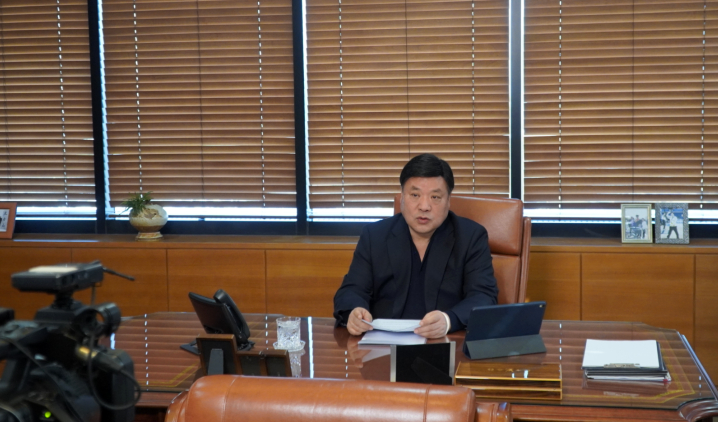 ▲서정진 셀트리온그룹 회장이 23일 오후 온라인 기자간담회를 통해 코로나19 항체 치료제 개발 진척 현황을 발표하고 있다. (사진제공=셀트리온)