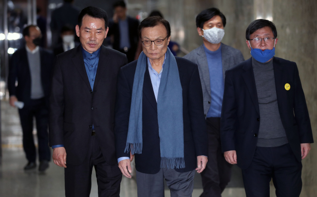 ▲더불어민주당 이해찬 대표가 25일 오후 국회에서 열린 의원총회에 참석하기 위해 회의장으로 향하고 있다. (연합뉴스)