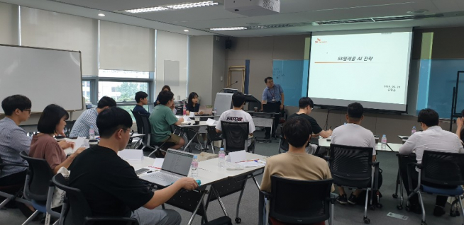 ▲SK텔레콤은 전국 대학∙대학원생을 대상으로 AI, 5G등 ICT 주요 분야 실무를 경험해 볼 수 있는 ‘AI Fellowship’ 2기를 선발한다고 27일 밝혔다. (SK텔레콤 제공)