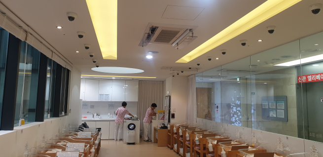 ▲ 아이앤나의 ‘아이보리 베베캠’이 설치된 산후조리원 모습