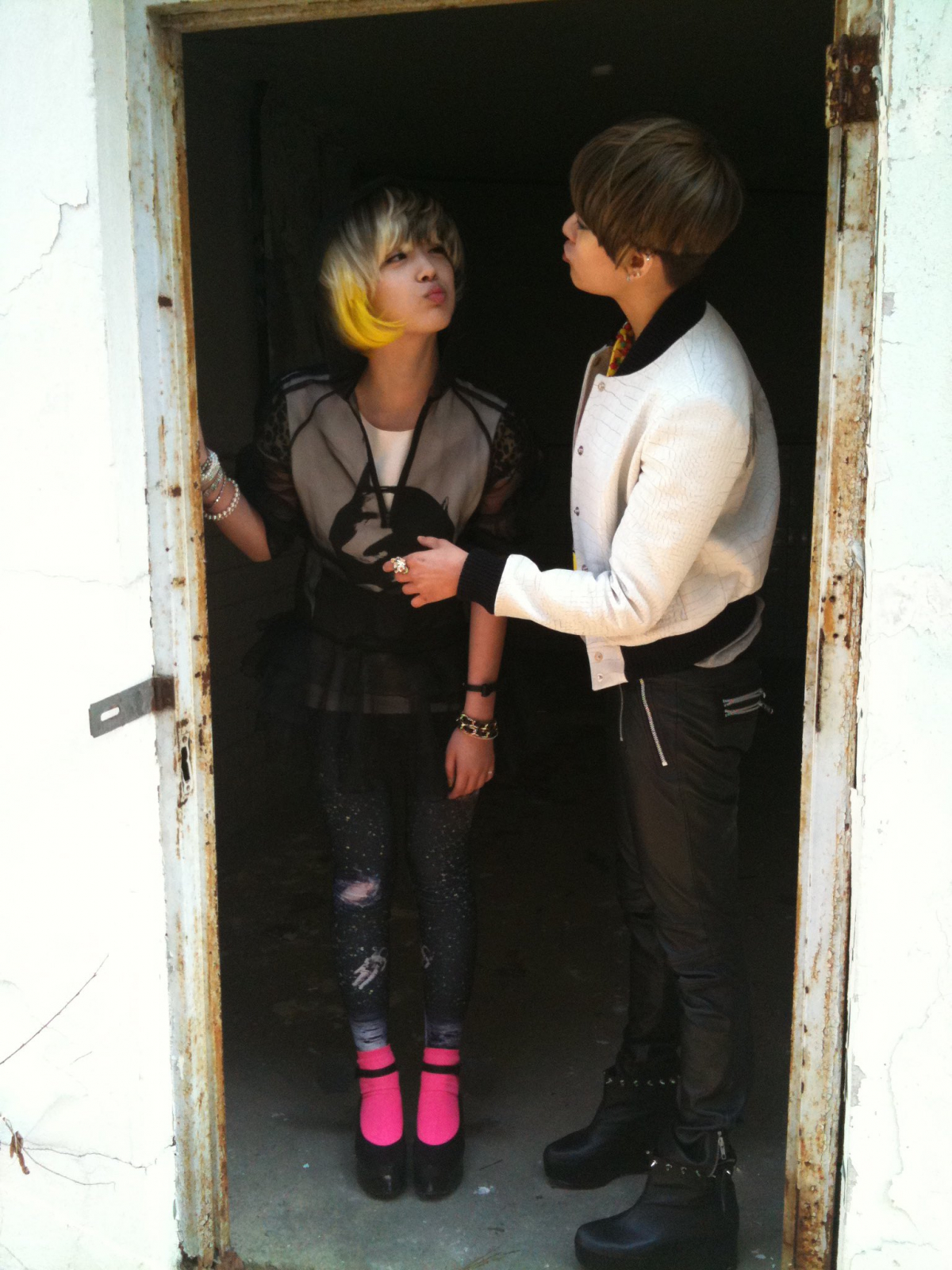 ▲故 설리(왼), 엠버 (출처=엠버SNS)