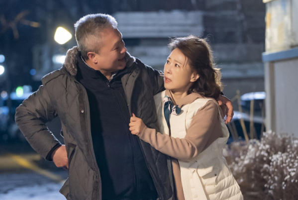 ▲‘한 번 다녀왔습니다’ 천호진, 차화연(사진제공=스튜디오드래곤, 본팩토리)