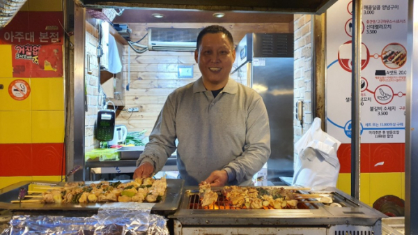 ▲수원 닭꼬치 달인(사진제공=SBS)