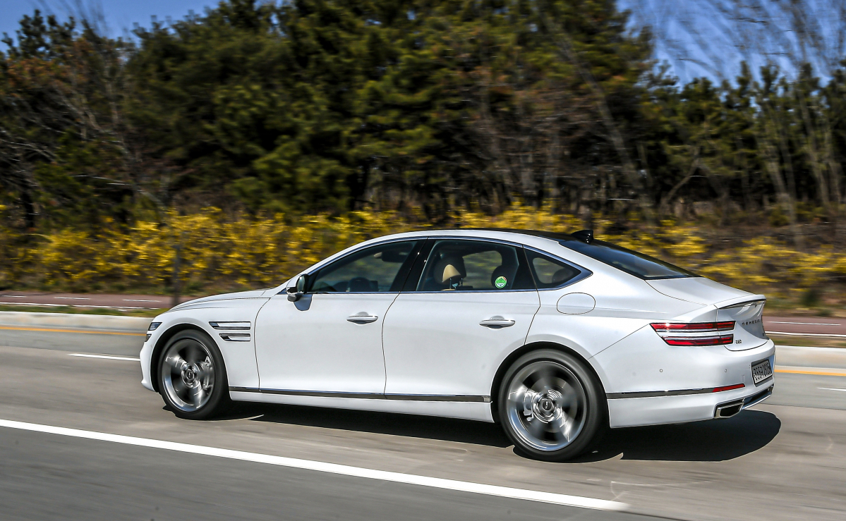 ▲한국형 프리미엄은 이제 미국을 벗어나 유럽까지 영역을 확대한다. '4도어+쿠페' 스타일 역시 다분히 유럽시장을 겨냥한 디자인이다. (사진제공=제네시스)