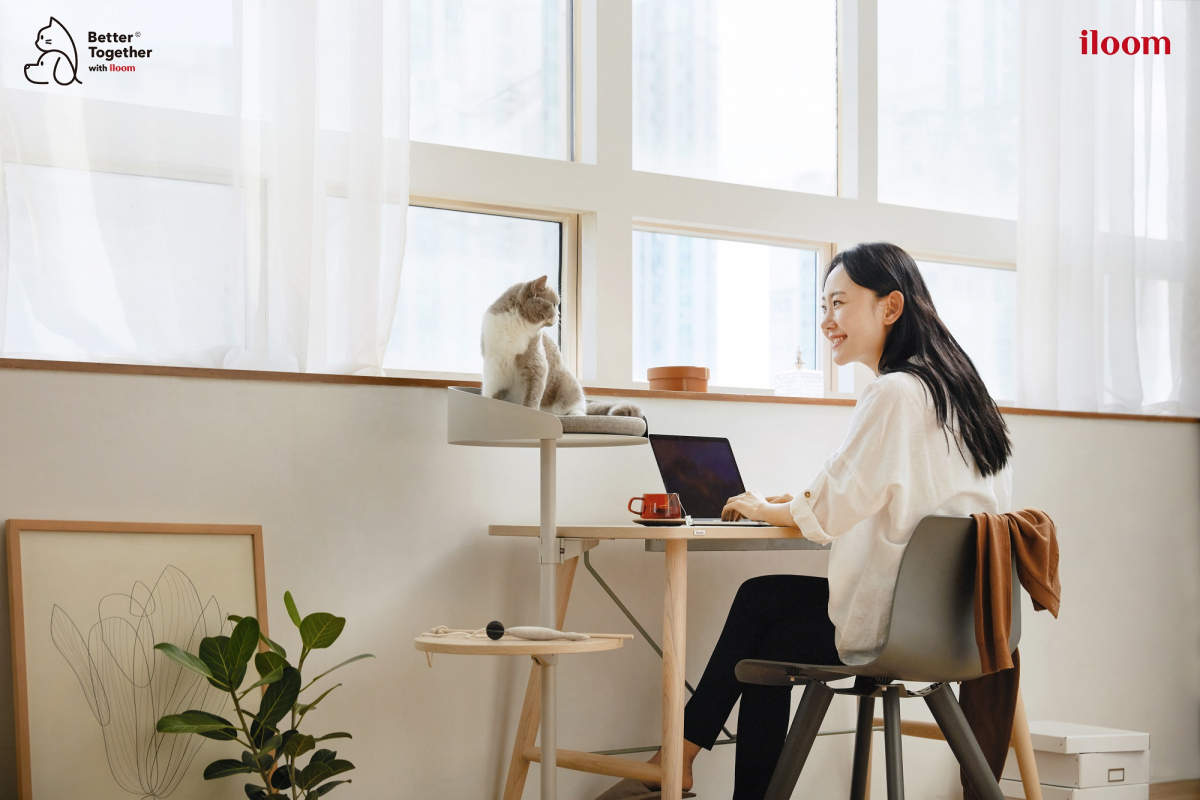 ▲일룸 캐스터네츠 시리즈 중 반려묘와 집사가 교감할 수 있도록 디자인된 ‘데스크스텝’이다. (사진제공=일룸)