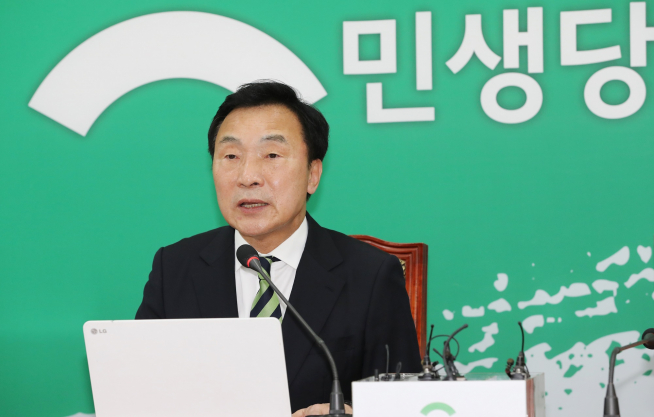 ▲14일 서울 여의도 국회에서 손학규 민생당 상임선대위원장이 기자회견 중 발언하고 있다. (연합뉴스)