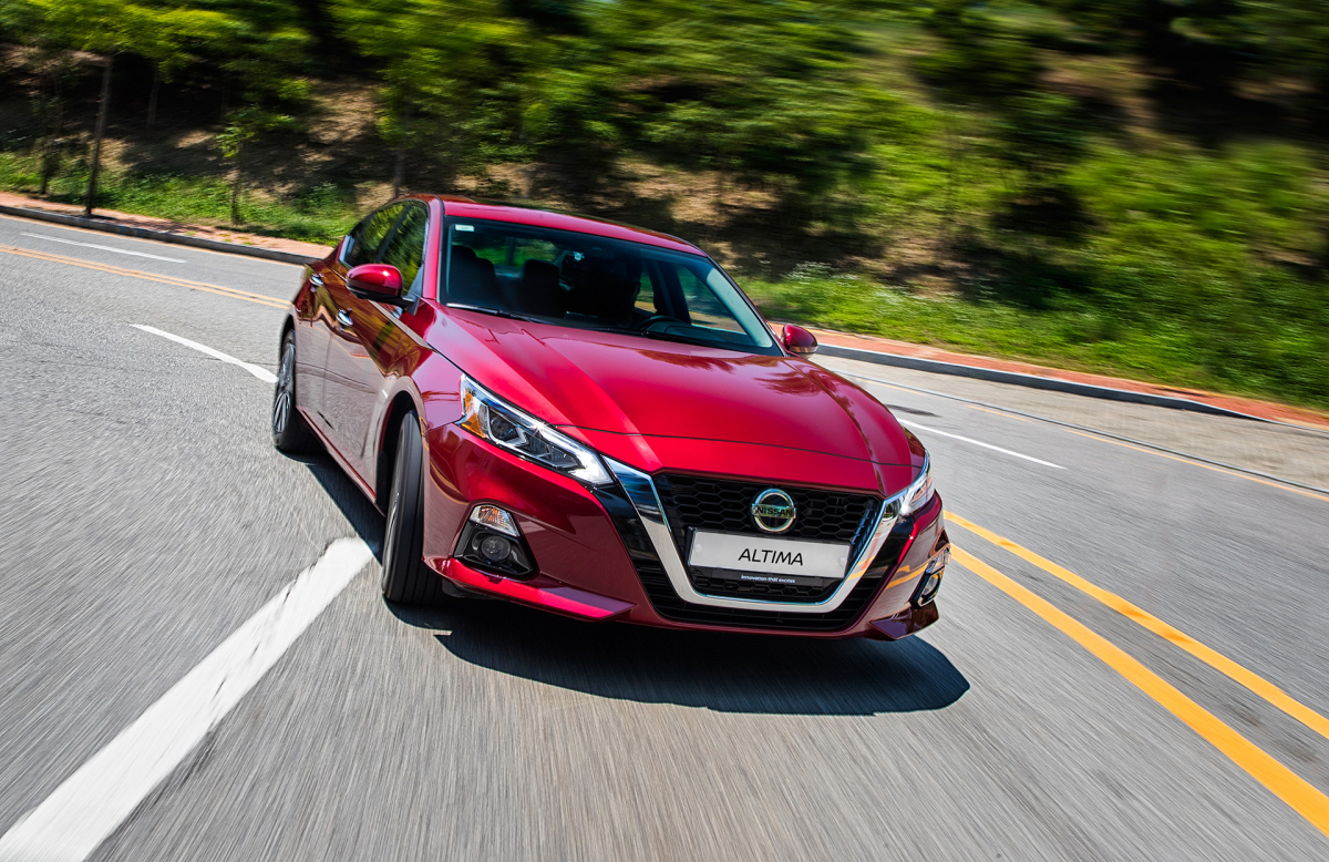 ▲앞 모습은 굵고 과감한 닛산의 상징적인 디자인 ‘V-모션 그릴’이 시선을 끈다. (사진제공=한국닛산)