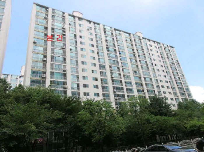 ▲경기 김포시 운양동 1435 전원마을 202동. (사진 제공=지지옥션)