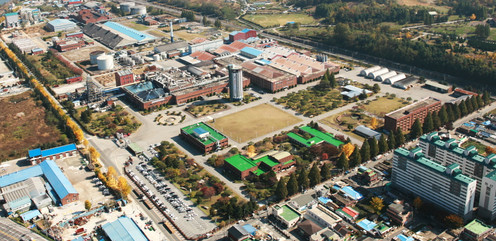 ▲코스모신소재 충주 공장 전경. (사진제공=코스모신소재)