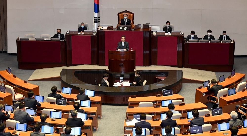 ▲정세균 국무총리가 20일 서울 여의도 국회에서 열린 본회의에서 신종 코로나바이러스 감염증(코로나19) 사태 긴급재난지원금 지급을 위한 추가경정예산(추경)안 편성과 관련한 시정연설을 하고 있다. 신태현 기자 holjjak@ (이투데이DB)