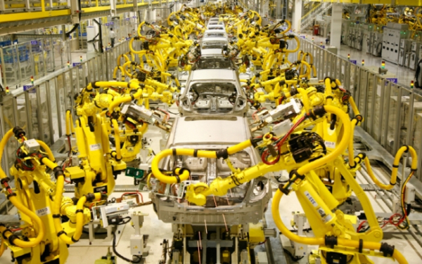 ▲자동차 제조 공정에 투입된 산업용 로봇 시스템. 사진 제공=현대중공업지주