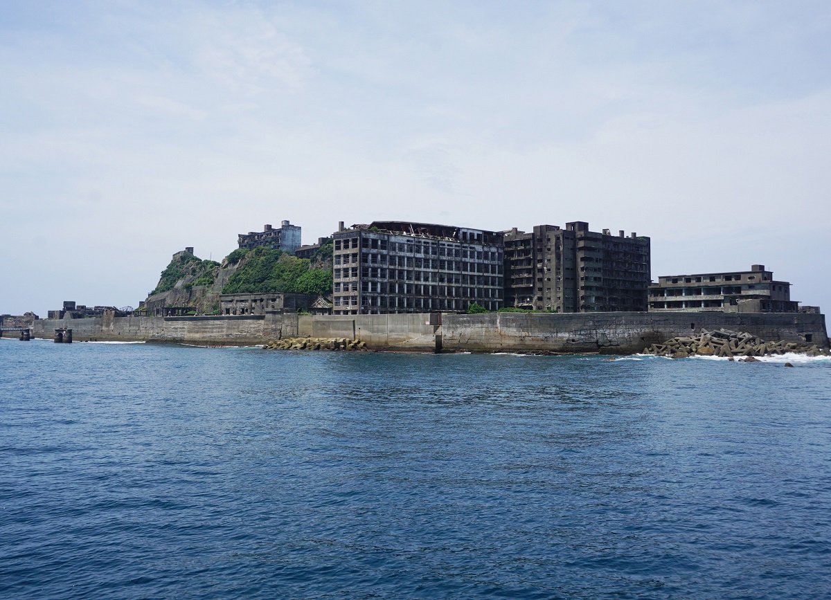 ▲일본 정부에서 유네스코 세계유산 관광지로만 홍보하고 있는 군함도(하시마) 전경. (사진제공=서경덕 교수 연구팀)