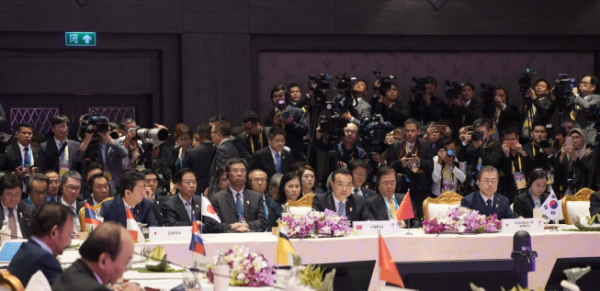 ▲문재인 대통령이 지난해 11월 방콕 임팩트 포럼에서 열린 아세안+3 정상회의에서 모두발언을 하고 있다.  (사진=연합뉴스)