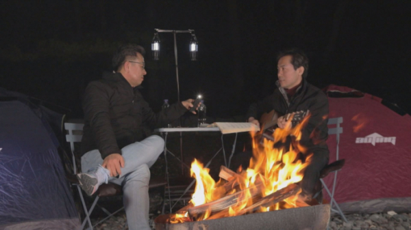 ▲'SBS스페셜-두 의원' 이철희, 김영우(사진제공=SBS)