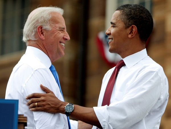 ▲버락 오바마(오른쪽) 전 미국 대통령과 조 바이든 전 부통령. 로이터연합뉴스
