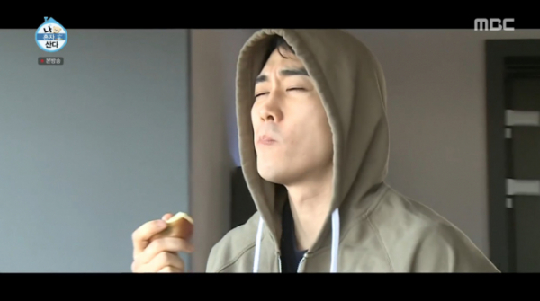 ▲송승헌 후드티(사진=MBC '나 혼자 산다' 방송화면 캡처)