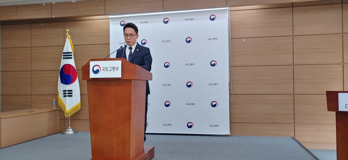 ▲박선호 국토교통부 1차관이 6일 정부세종청사에서 ‘수도권 주택 공급 기반 강화 방안’을 브리핑을 하고 있다.