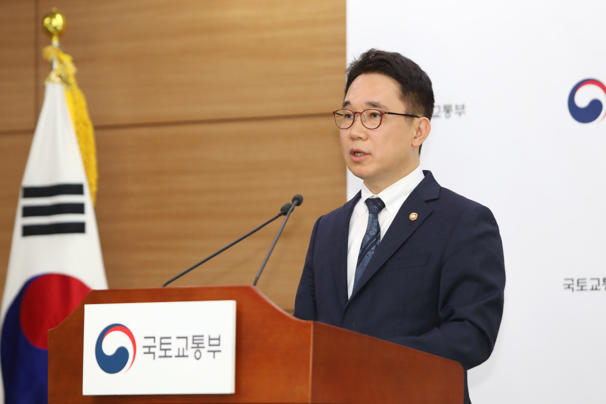 ▲박선호 국토교통부 1차관이 6일 정부세종청사에서 '수도권 주택공급 기반 강화 방안'을 발표하고 있다. (사진제공=국토교통부)