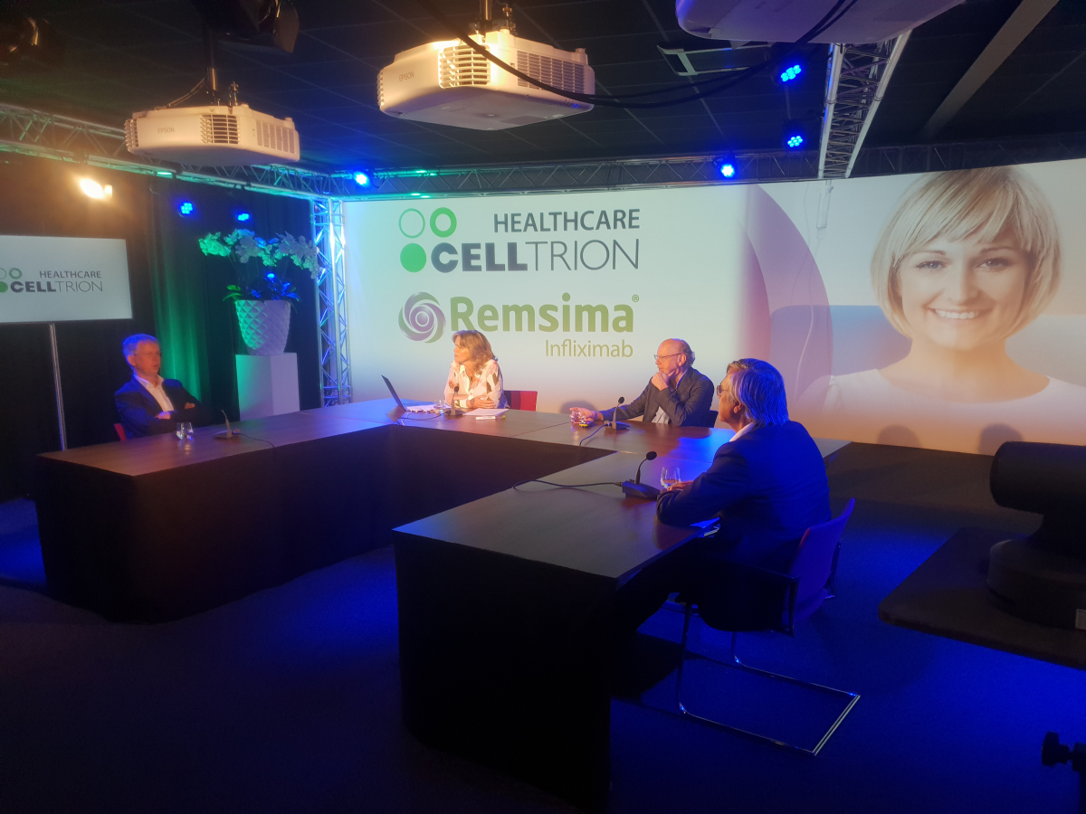 ▲4월 21일 네덜란드 현지에서 온라인으로 진행된 ‘램시마SC 론칭 심포지엄’에서 발표자들이 대화를 나누는 모습. 왼쪽부터 네덜란드 위트레흐트 대학병원 야프 반 라르 류마티스학과장, 행사 진행을 맡은 잉게 디프만 의학전문 기자, 라이덴대학교 톰 하위징아 류마티스학과장, 네덜란드 바이오시밀러 이사회 맴버이자 이살라 즈볼레 병원 안톤 프랑켄 내과전문의. (사진제공=셀트리온헬스케어)