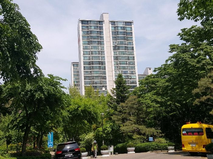 ▲경기 성남시 분당구 야탑동 517 탑마을 벽산 609동. (사진 제공=지지옥션)