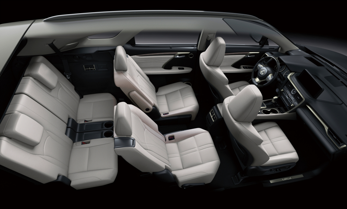 ▲3열에도 전용 공조 장치와 스피커가 달렸다. 2열보다 시트가 높아 시야가 답답하지 않다. 시트 구성은 2+2+2로 6인승이다. (사진제공=렉서스코리아)