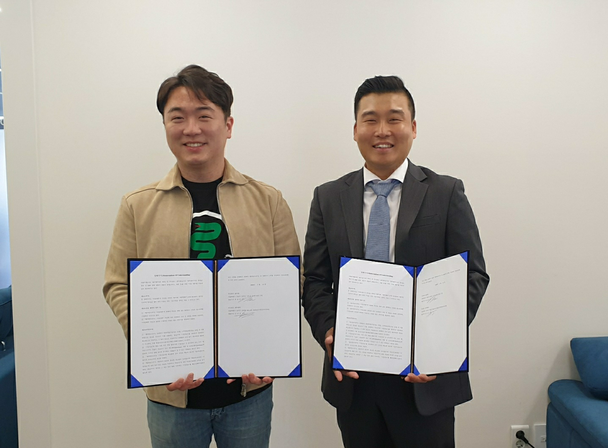 ▲룰루랩 최용준 대표(왼쪽)와 엠투웬티 김진길 대표(오른쪽) (엠투웬티)