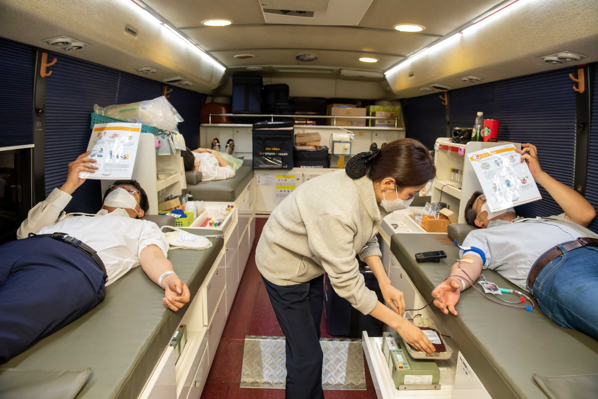 ▲넥센타이어가 14일 서울 마곡에 있는 중앙연구소에서 임직원이 참여하는 헌혈 캠페인을 열었다.  (사진제공=넥센타이어)