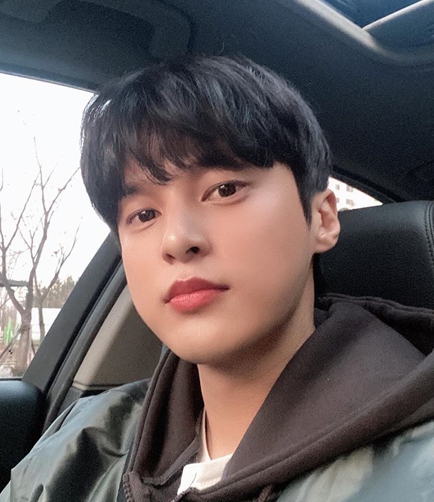 (출처=윤선우 인스타그램)