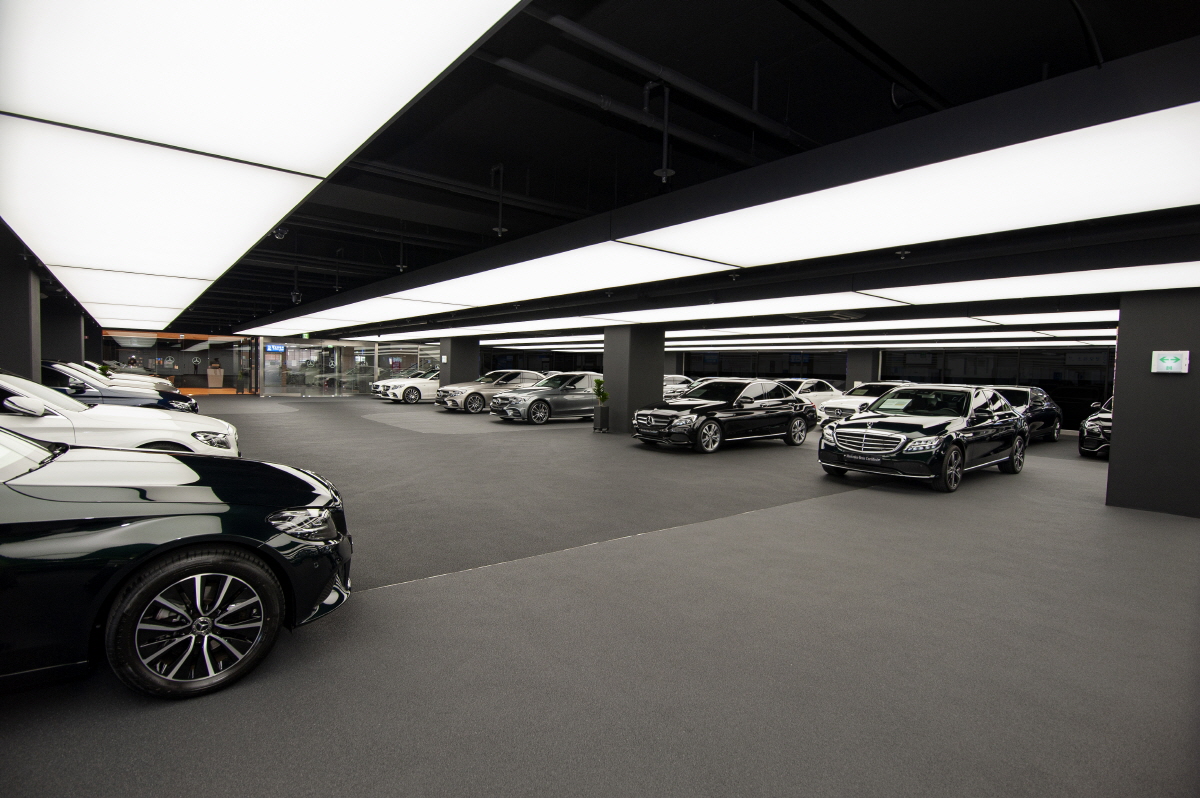 ▲서울 강서구 가양동에 자리한 메르세데스-벤츠 인증 중고차 가양 전시장 전경. (사진제공=KCC오토)