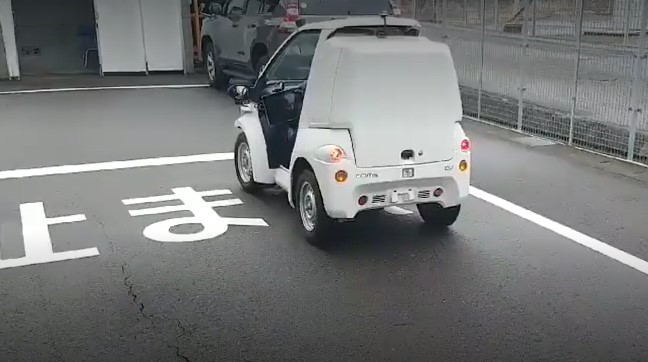 ▲NGK 일본 공장에서 테스트 주행중인 에이아이매틱스 개발한 자율주행 차량 (제공=에이아이매틱스)