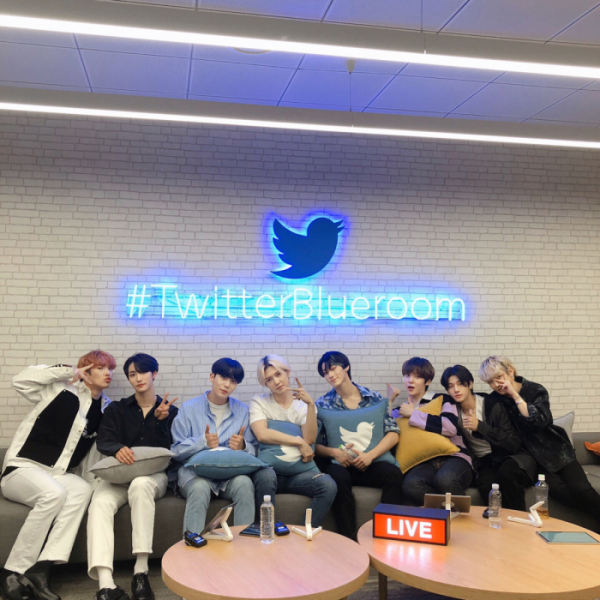 ▲에이티즈 트위터 블루룸 라이브(사진제공=KQ엔터테인먼트)