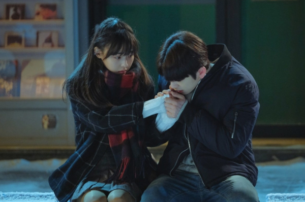 ▲‘화양연화' 박진영(GOT7)과 전소니(사진제공=tvN)