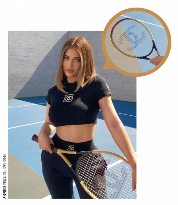 ▲최연소 자수성가 억만장자인 카일리 제너의 핑크브라운 테니스 라켓은 ‘샤넬’ 제품으로 현재 188만9000원에 판매되고 있다.(카일리 제너 개인 SNS)