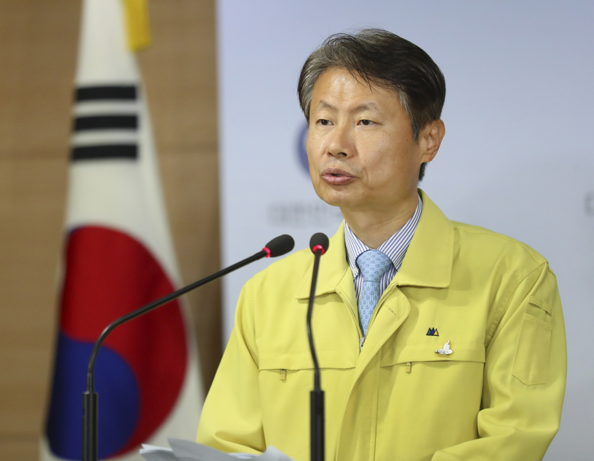 ▲김강립 코로나19 중앙재난안전대책본부(중대본) 1총괄조정관(보건복지부 차관)이 지난달 4일 정부세종청사에서 중대본 회의 결과를 브리핑하고 있다(자료사진). (사진제공=보건복지부)