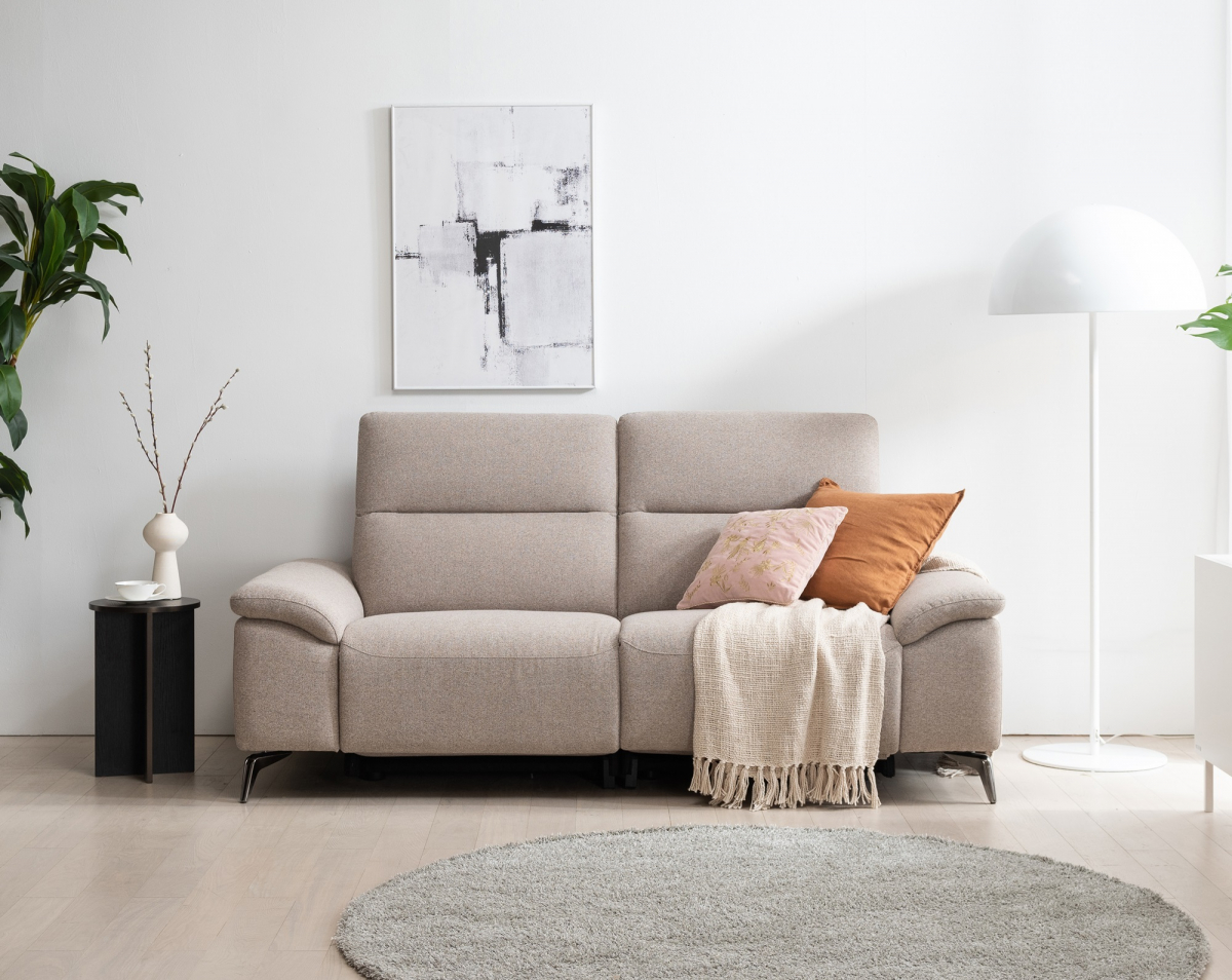 ▲현대리바트가 출시한 패브릭 리클라이너 소파 '몰리세'의 모습. (사진제공=현대리바트)