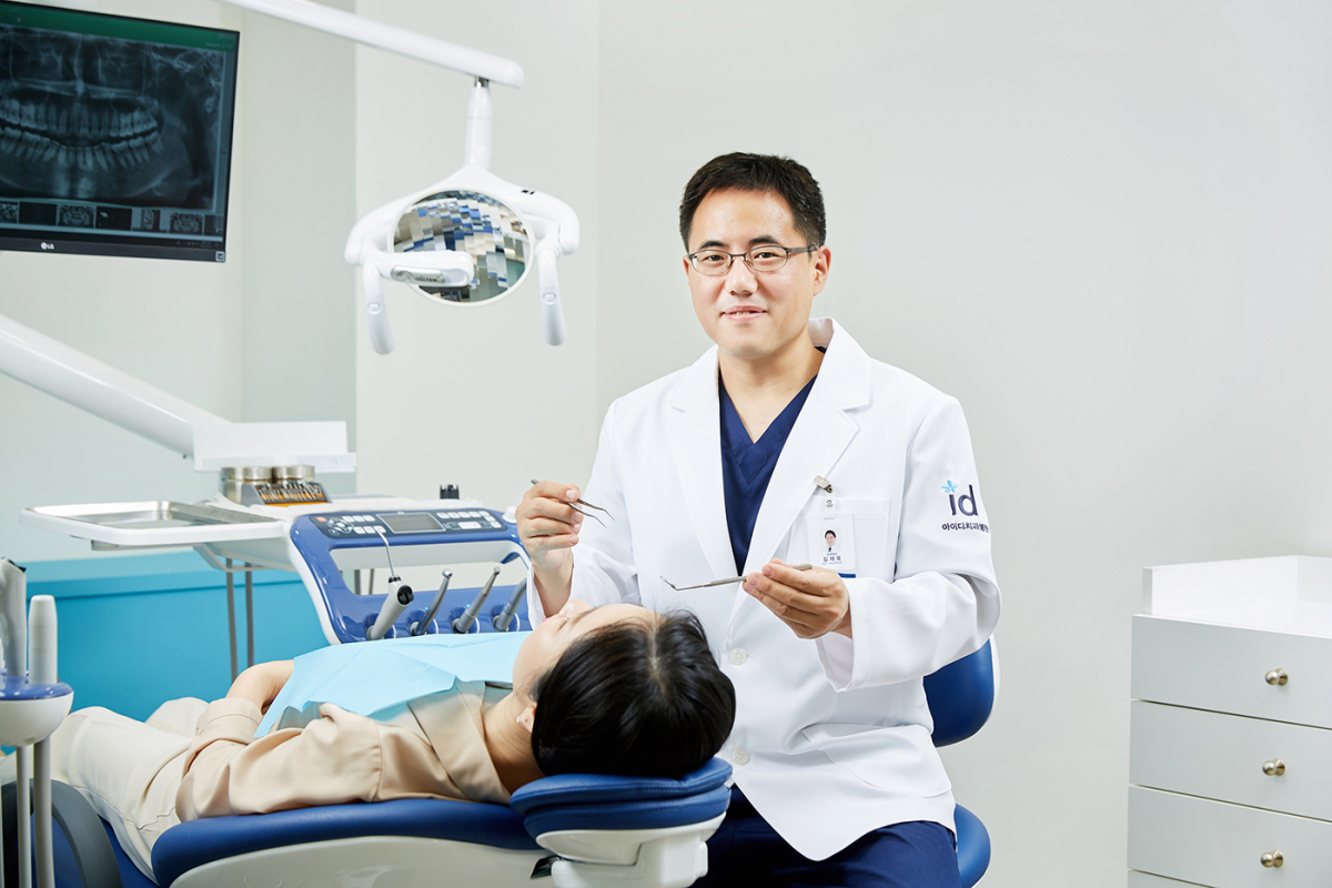 ▲ 김재욱 원장 (아이디노원치과)