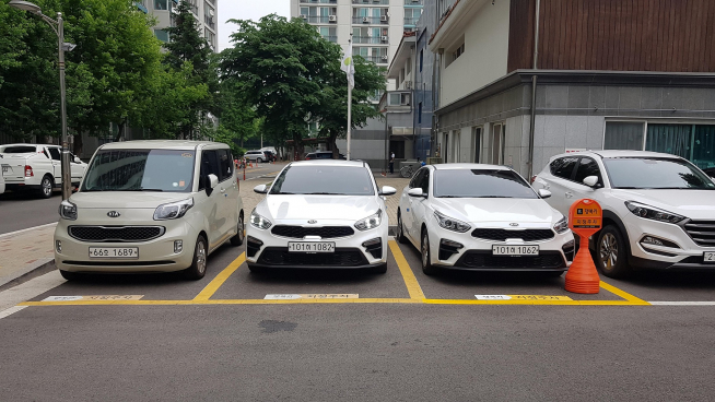 ▲LH 공공임대주택에서 시행중인 LH 행복카 배치 모습. (LH)