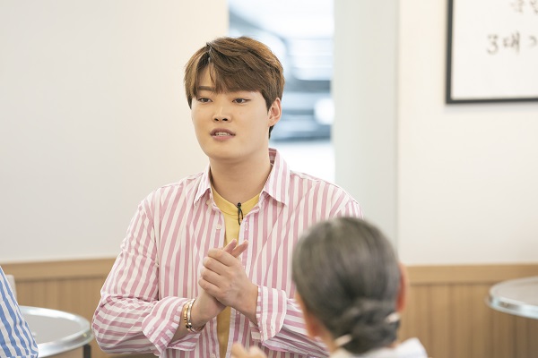 ▲‘밥은 먹고 다니냐?’ 김경민(사진제공=SBS Plus)