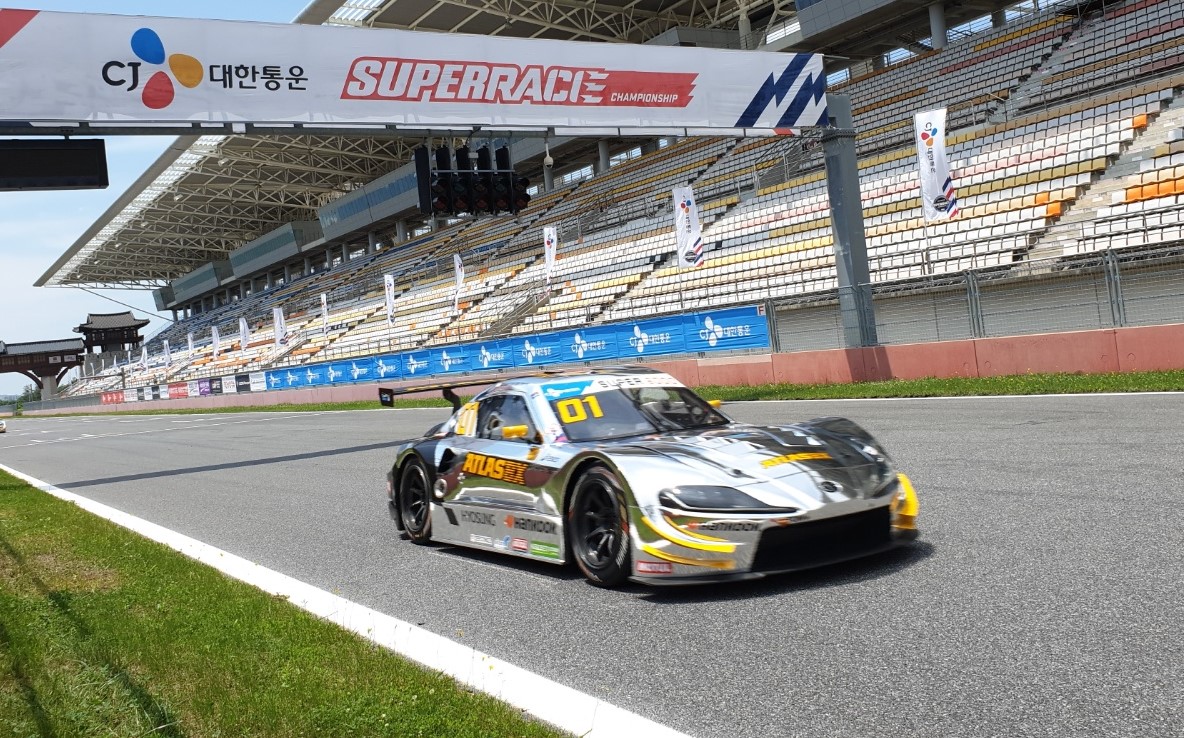 ▲2020 CJ슈퍼레이스 1라운드 우승자 ‘아트라스비엑스 모터스포츠’의 김종겸 선수 차량  (사진제공=한국타이어)