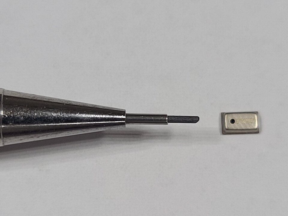 ▲알에프세미의 멤스 마이크로폰 (사진=회사제공)