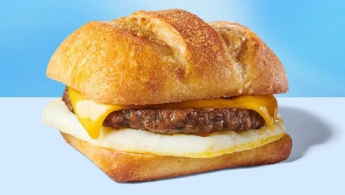 ▲스타벅스가 23일(현지시간) 미국에서 판매를 시작한 인공고기 샌드위치. 사진제공 스타벅스

