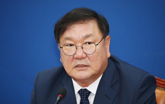 ▲더불어민주당 김태년 원내대표가 29일 국회에서 국회의장과 여야 원내대표단 간 개원 협상이 결렬된 뒤 기자간담회를 열고 있다. (연합뉴스)