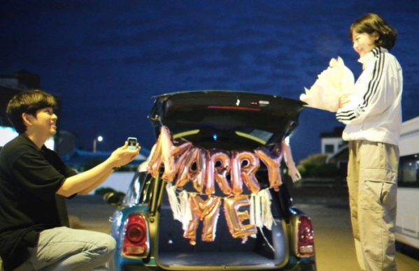 ▲소근커플 프러포즈(사진=김근명 인스타그램)