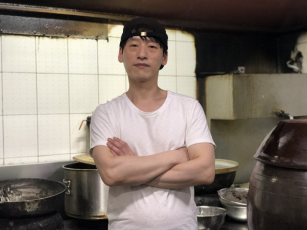 ▲연팔기(중식 마늘닭) 달인(사진제공=SBS)