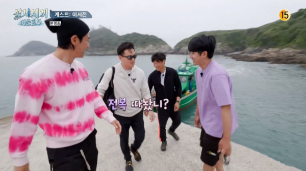 ▲이서진이 나이 '5학년' 친구들 유해진, 차승원과 만났다.(사진=tvN '삼시세끼 어촌편5' 방송화면 캡처)