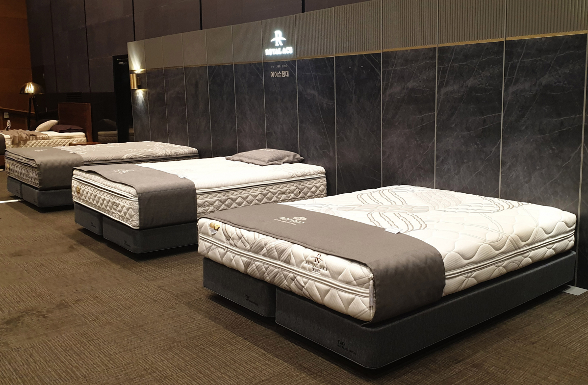 ▲대한민국 대표 침대브랜드 에이스침대(대표 안성호)가 현대백화점 무역센터점에서 7월 7일까지 ‘에이스 베드룸 솔루션(Ace Bedroom Solution)’ 팝업스토어를 운영한다고 밝혔다. (사진제공=에이스침대)