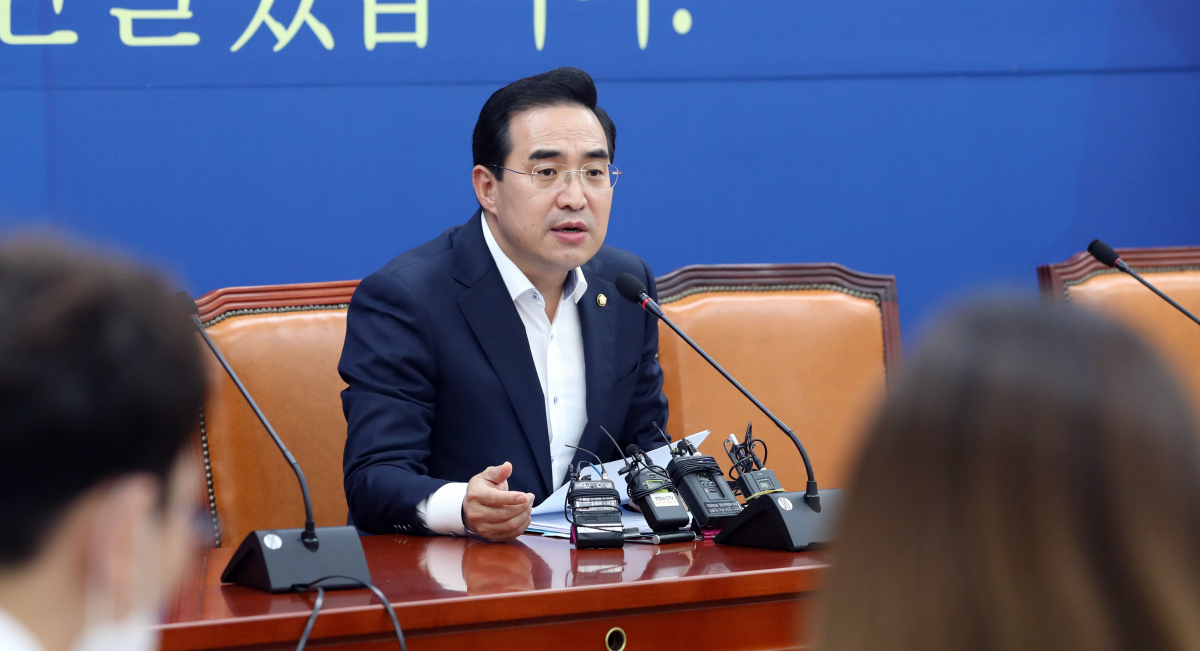 ▲더불어민주당 박홍근 예결위 간사가 3일 오전 서울 여의도 국회에서 추경심사 관련 기자간담회를 하고 있다.  (연합뉴스)